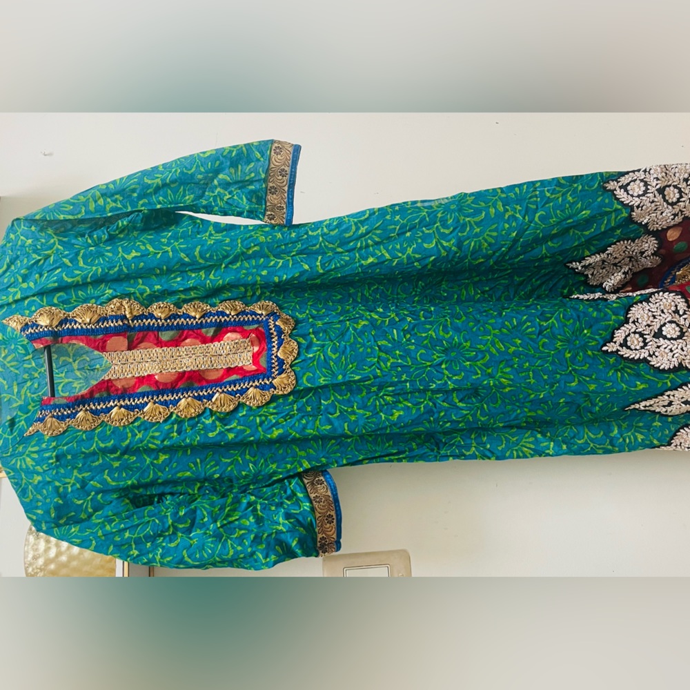 Beautiful Embroidered cotton Indian 2 pcs dress kamij set
